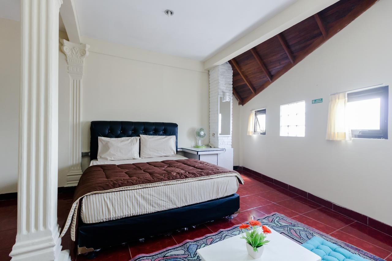 Pele Guesthouse Бандунг Екстер'єр фото