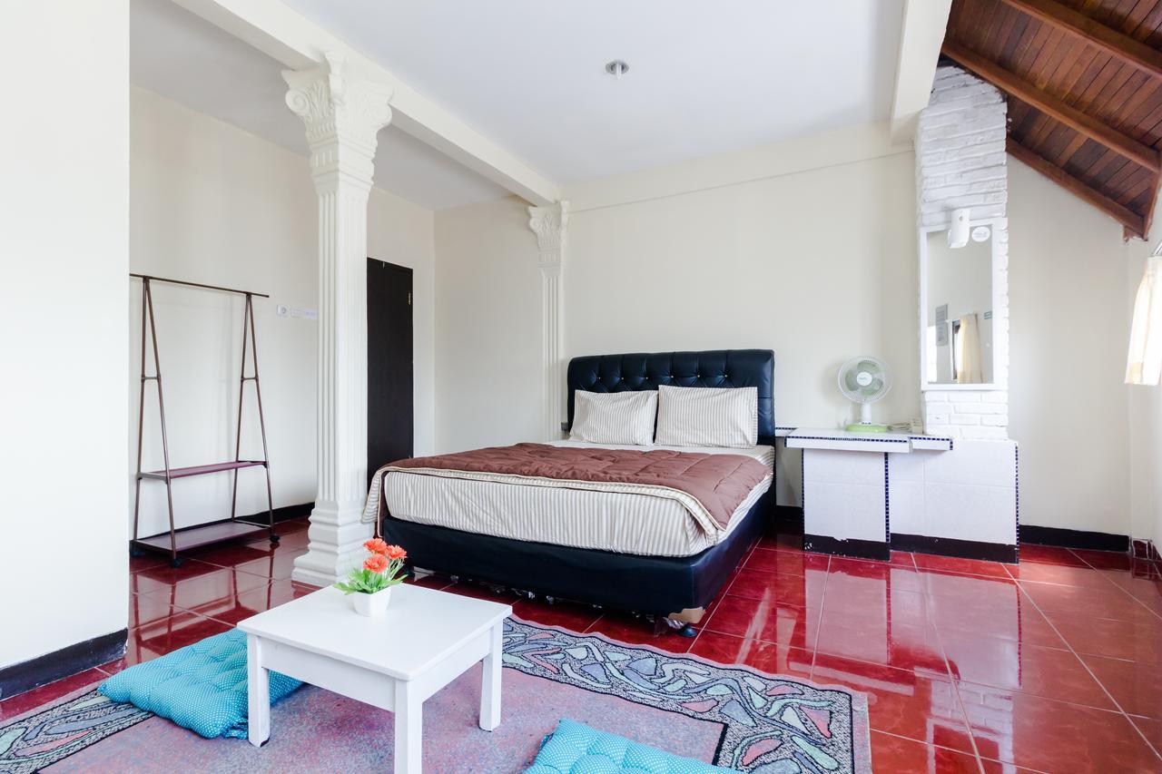Pele Guesthouse Бандунг Екстер'єр фото