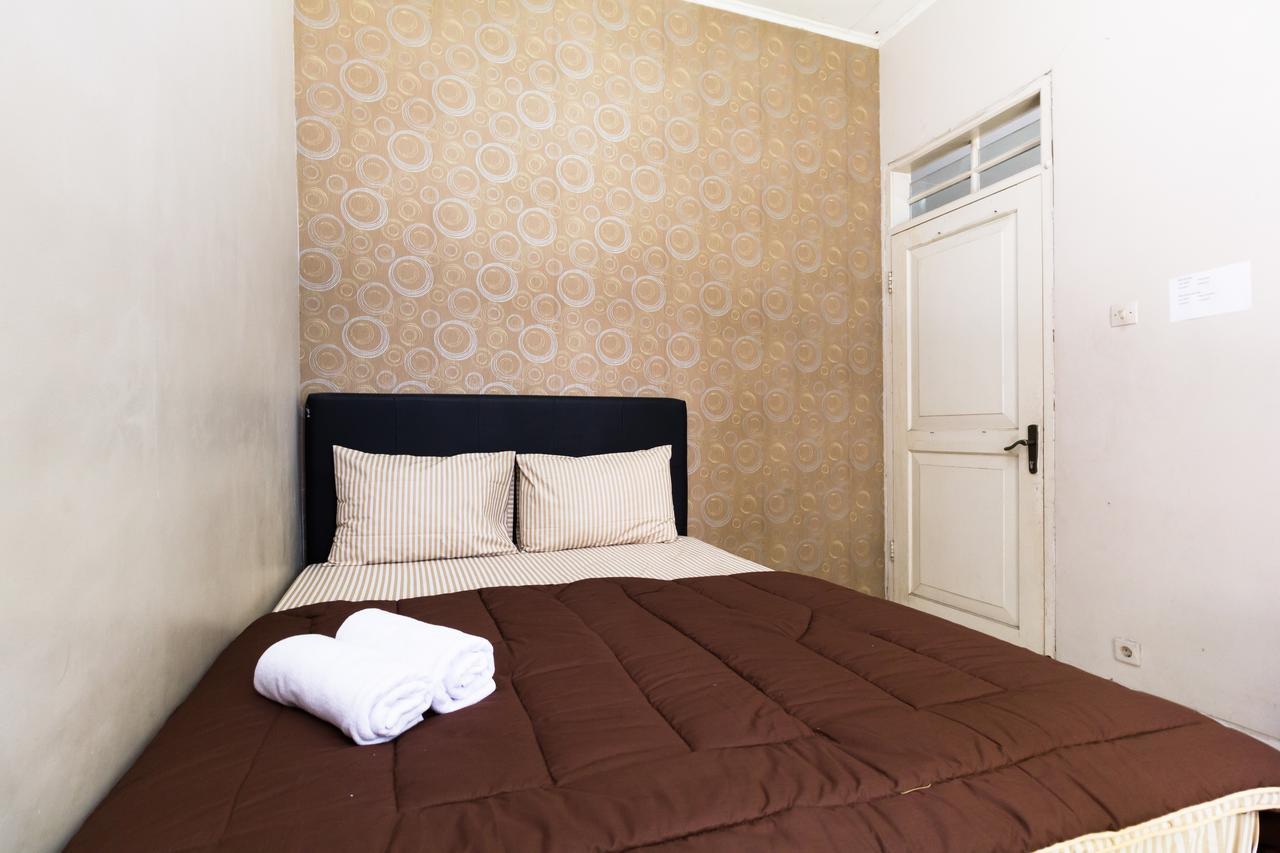 Pele Guesthouse Бандунг Екстер'єр фото