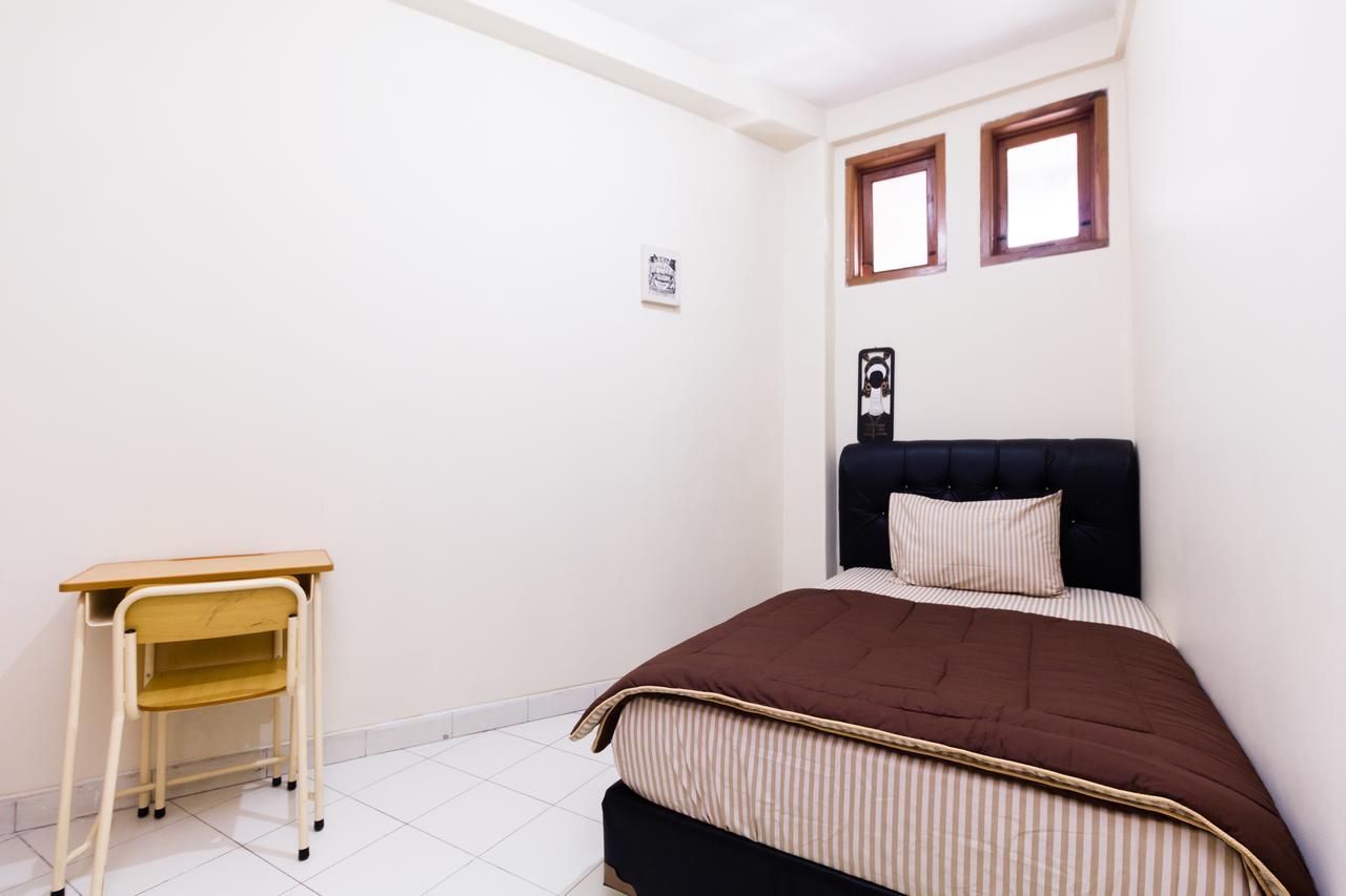 Pele Guesthouse Бандунг Екстер'єр фото