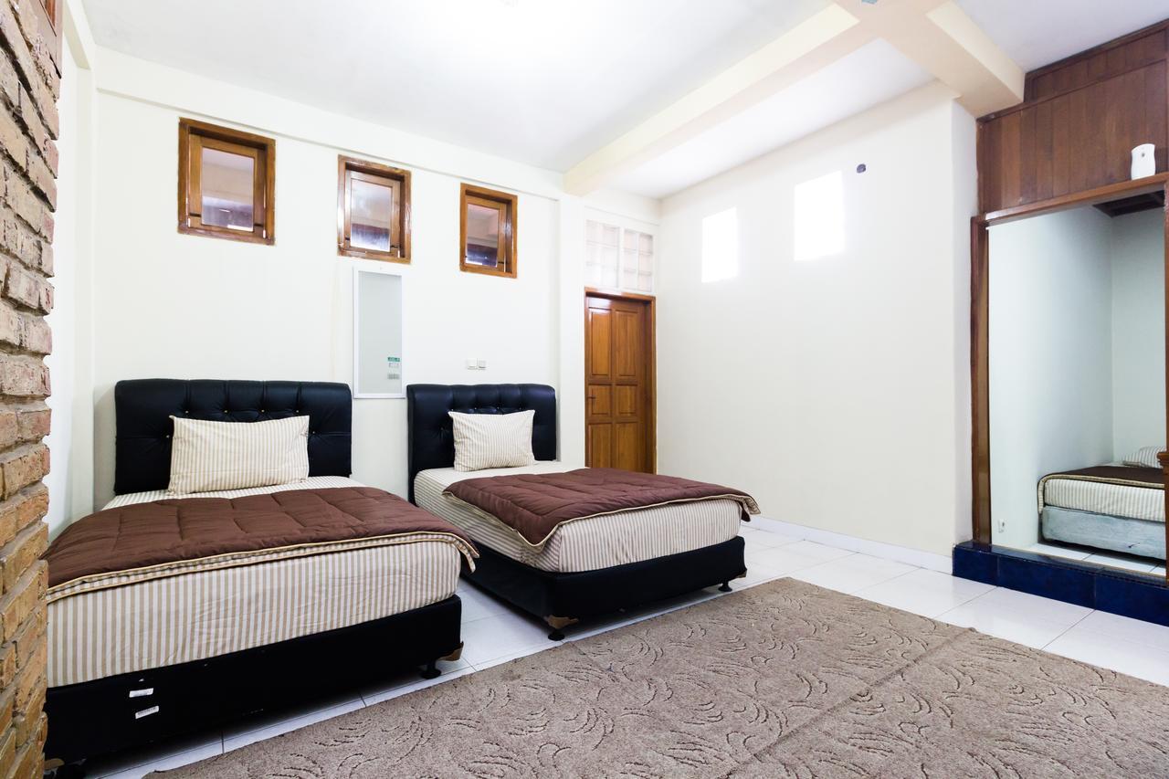 Pele Guesthouse Бандунг Екстер'єр фото