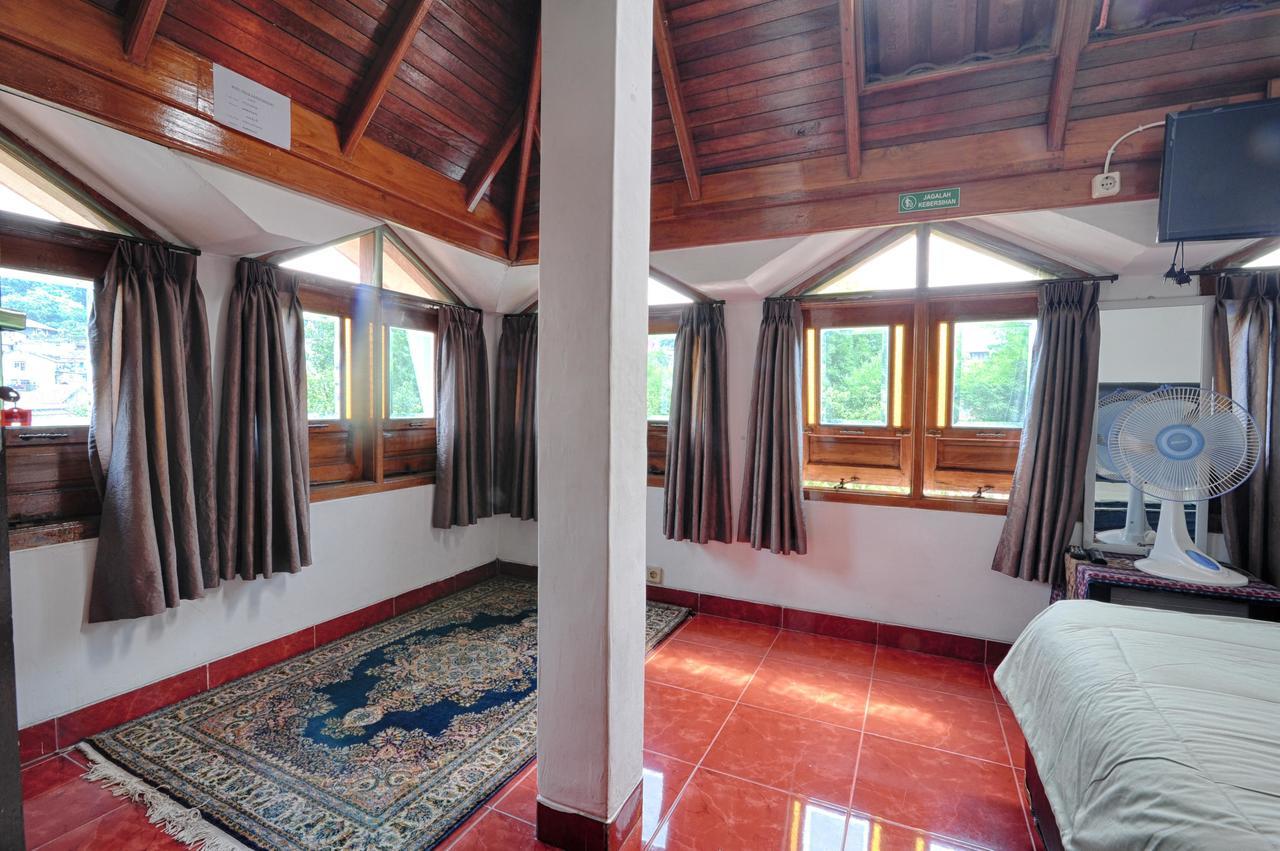 Pele Guesthouse Бандунг Екстер'єр фото